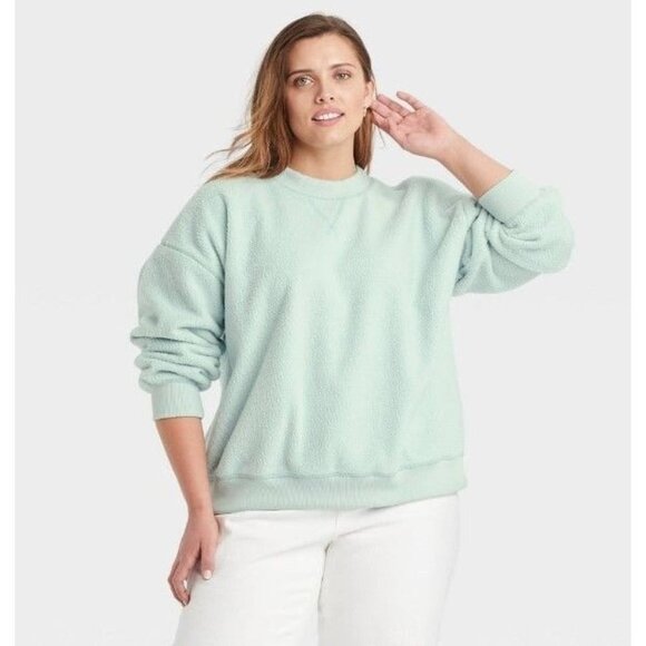 Universal Thread Women’s Plus Fleece Sweatshirt Light Blue 1X Cozy & Chic - Picture 1 of 3
